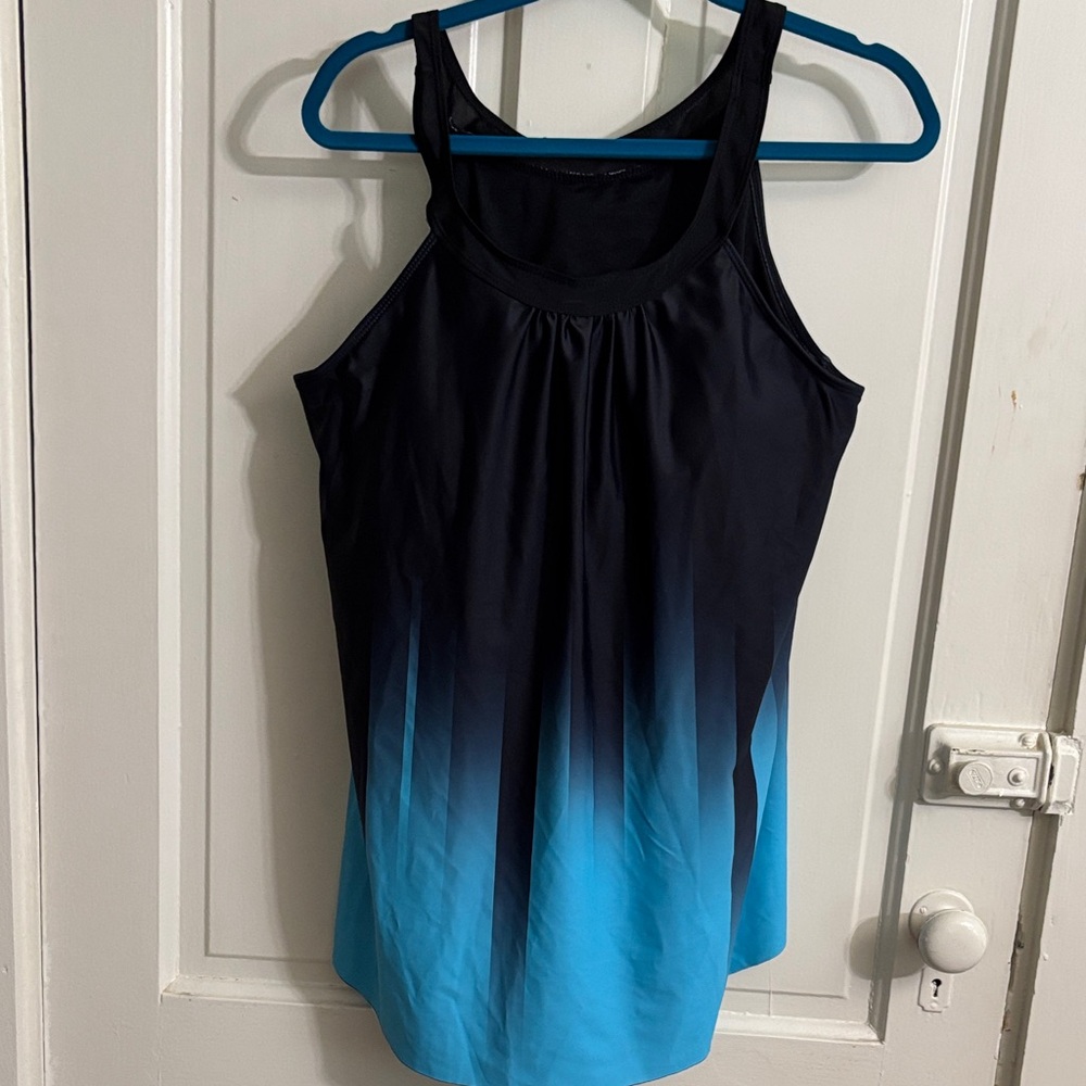 Elegant Black and Blue Women's Beach top. Size 2xl. New. Without tags